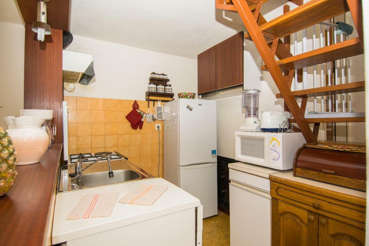 Vacation Home Mirjana Seget Vranjica Exterior foto