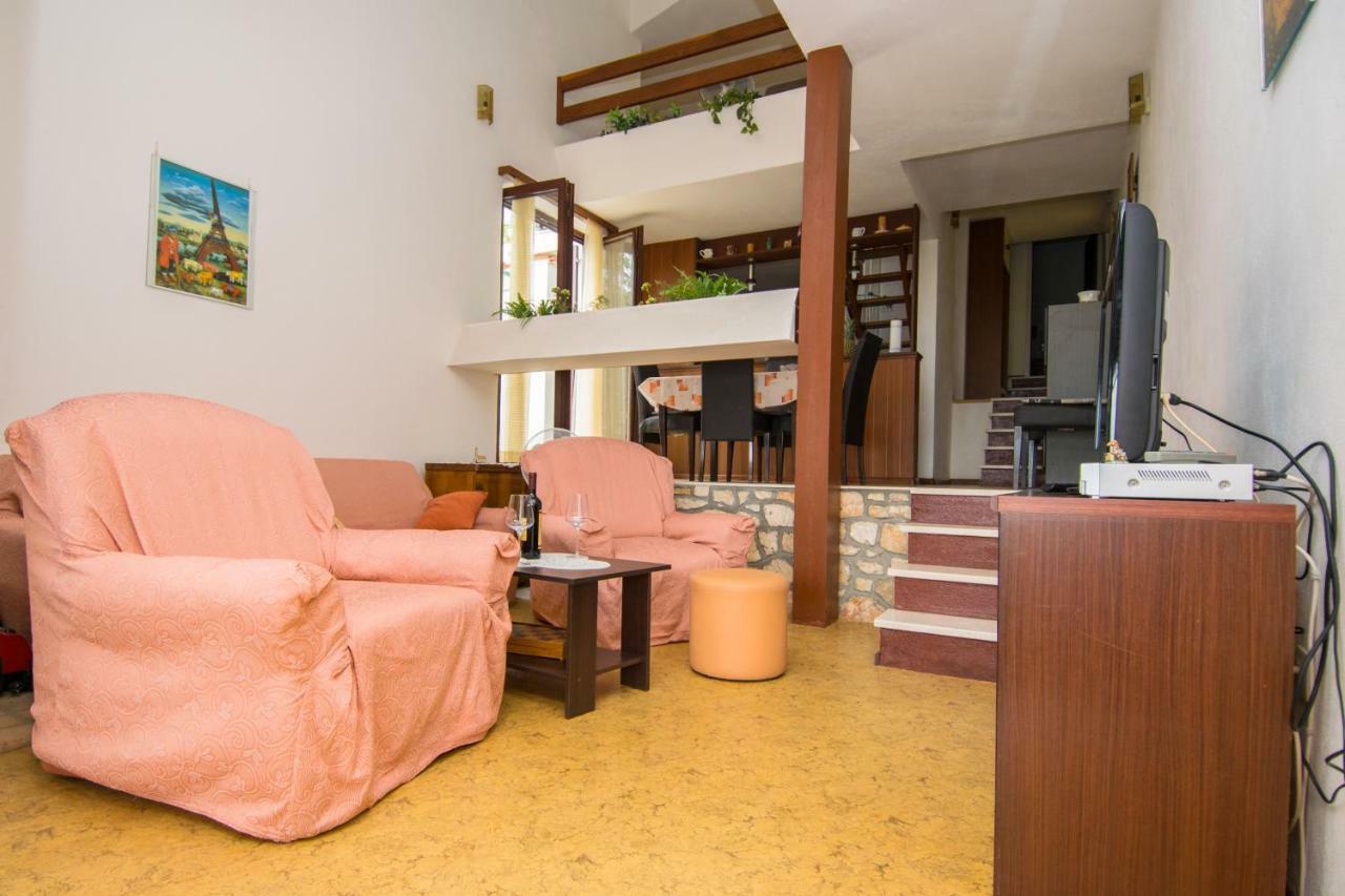 Vacation Home Mirjana Seget Vranjica Exterior foto