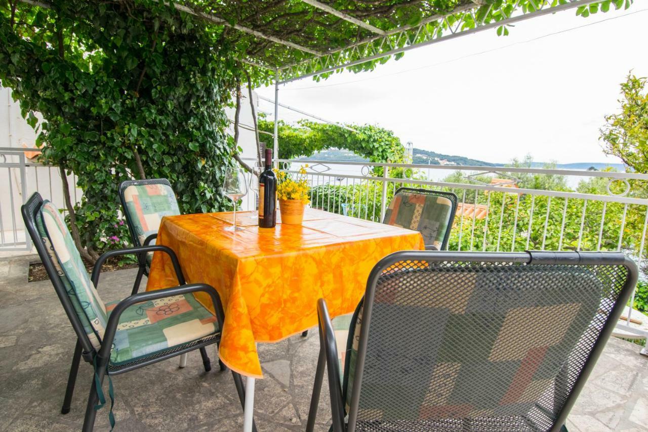 Vacation Home Mirjana Seget Vranjica Exterior foto